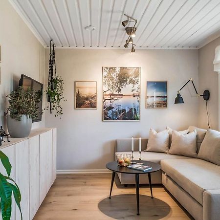 Nyrenoverat Gardshus Pa Havstomt Med Hoeg Standard Эрншёльдсвик Экстерьер фото